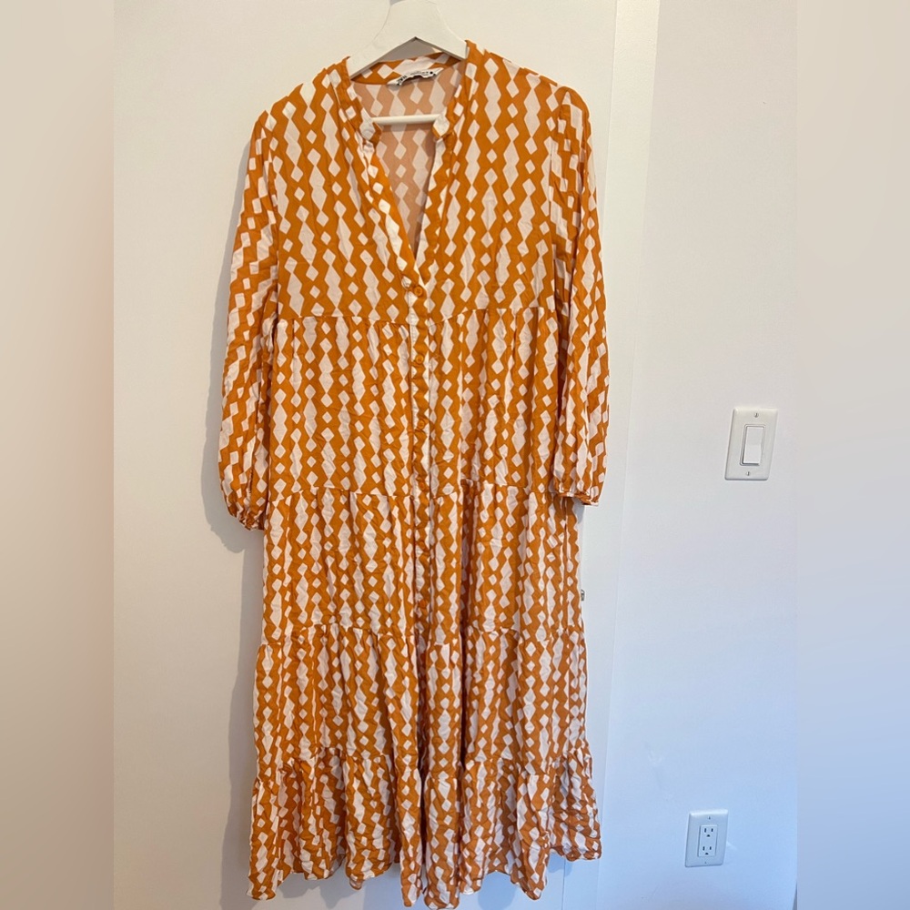 Zara printed orange and white maxi light dress. Size S
